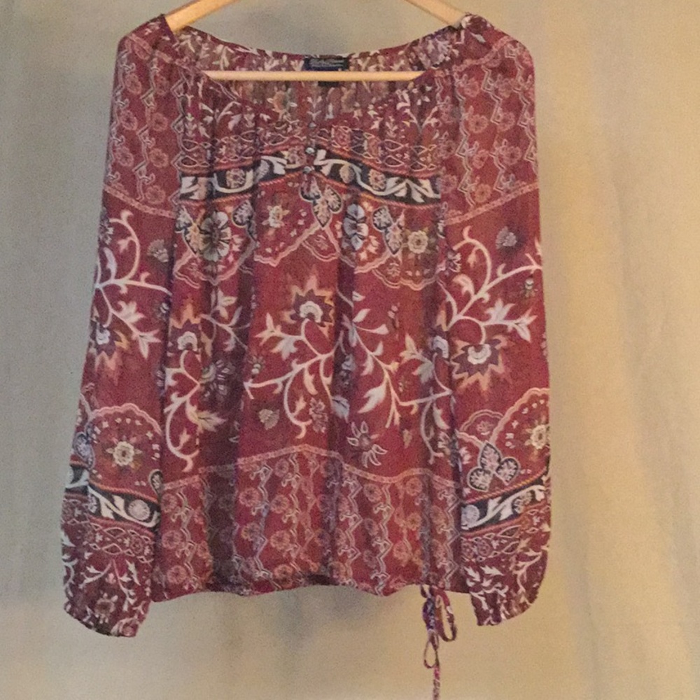 Lucky Brand pull-over shirt with draw-string hem.